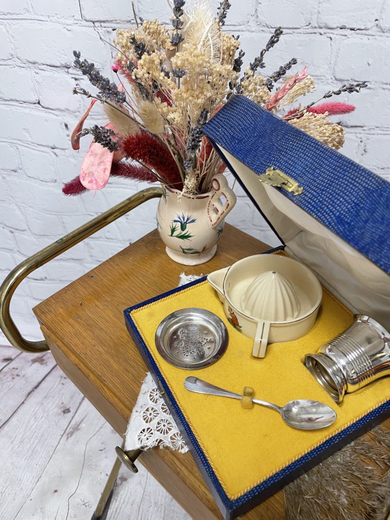 Coffret de naissance vintage presse agrume timbale et cuillère argent