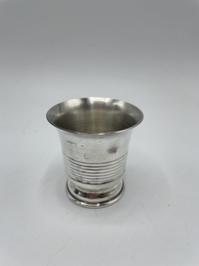 Coffret de naissance vintage presse agrume timbale et cuillère argent – Image 12