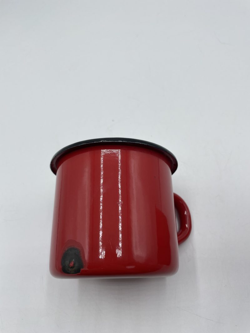 Duo tasses métal émaillé rouge vintage – Image 2