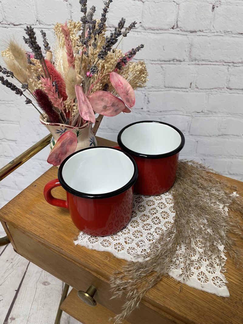 tasse metal email rouge vintage vaisselle