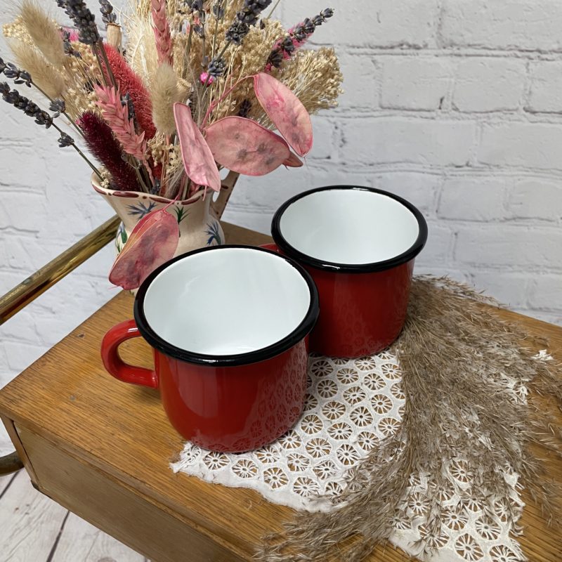 tasse metal email rouge vintage vaisselle