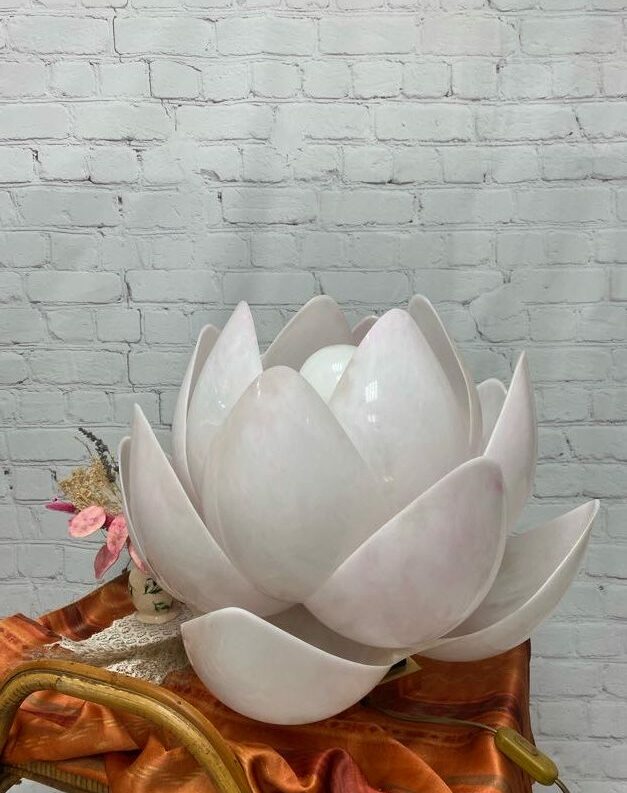 Lampe vintage tulipe design lotus en polycarbonate marbre blanc et rose années 70