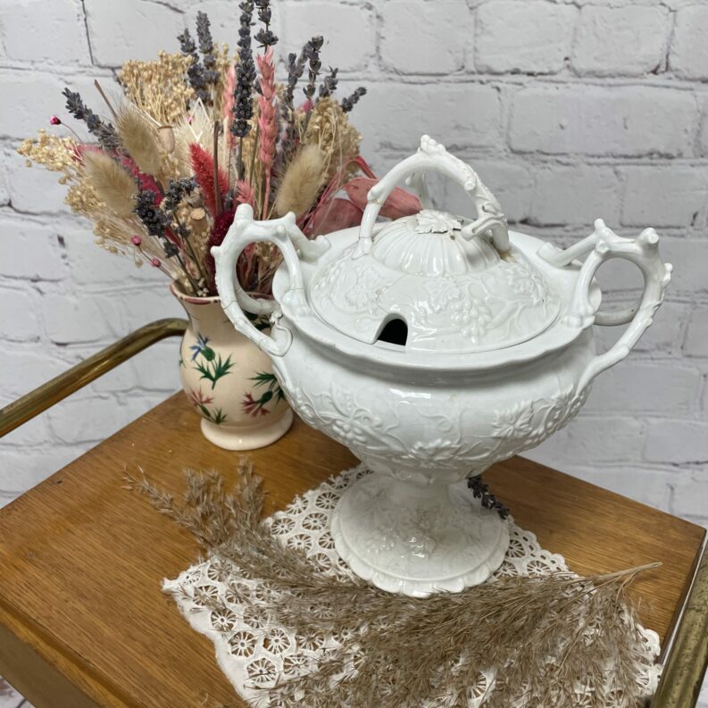 Petite soupière à pied porcelaine Gien