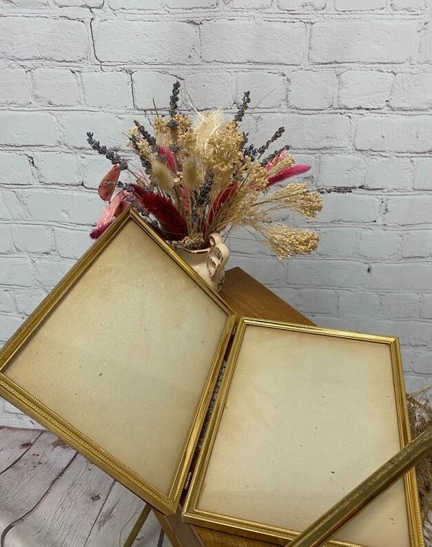 Cadre double vintage doré et velours rouge