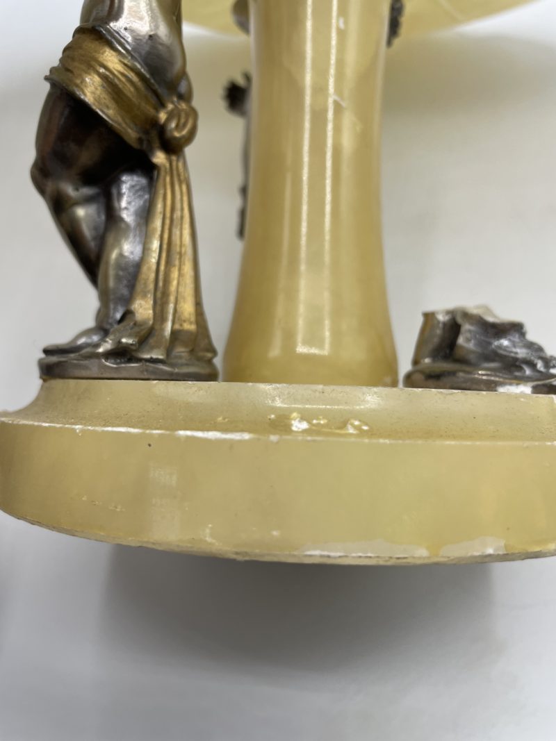 Grande coupe en albâtre vintage angelots – Image 9
