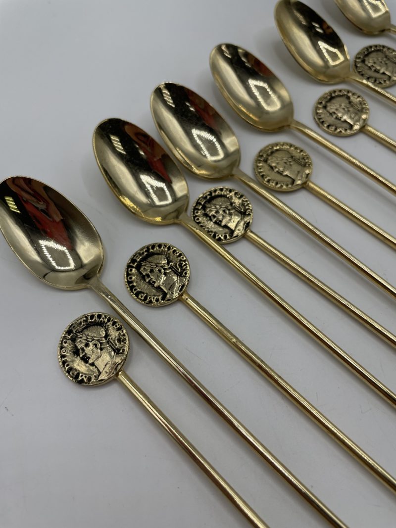 Lot de 12 cuillères à cocktail dorées vintage – Image 3