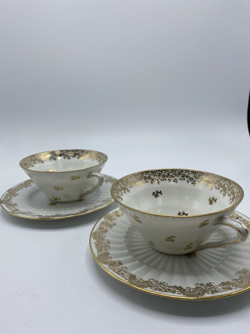 Lot 2 soucoupes et 2 tasses à thé porcelaine de Limoges – Image 3