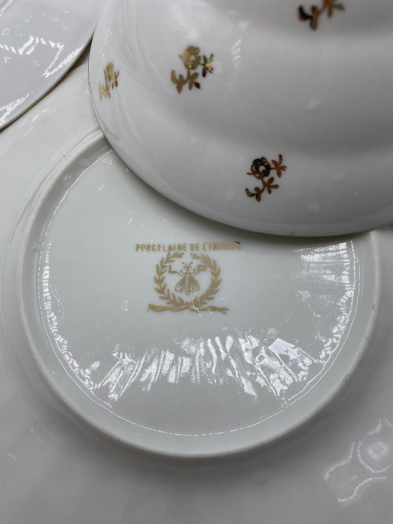 Lot 2 soucoupes et 2 tasses à thé porcelaine de Limoges – Image 8