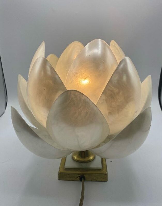 Lampe vintage tulipe design lotus en polycarbonate blanc laiteux années 70