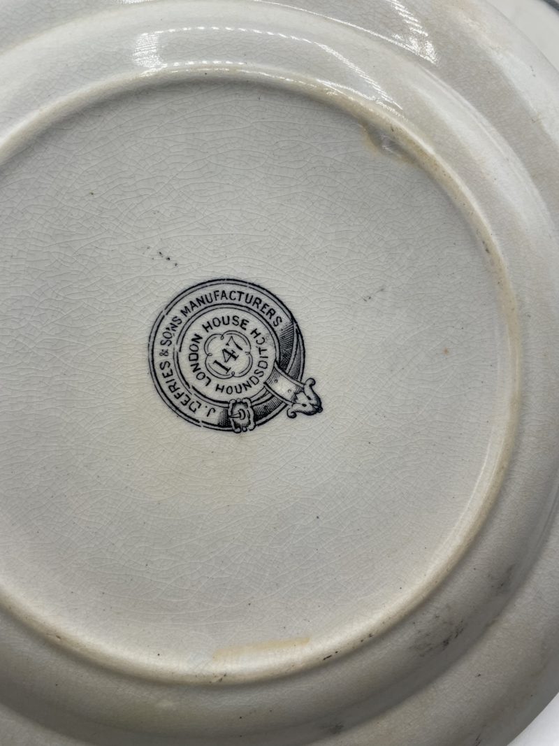 Service 11 assiettes Argos J DEFRIES SONS House Houndstich – Image 3