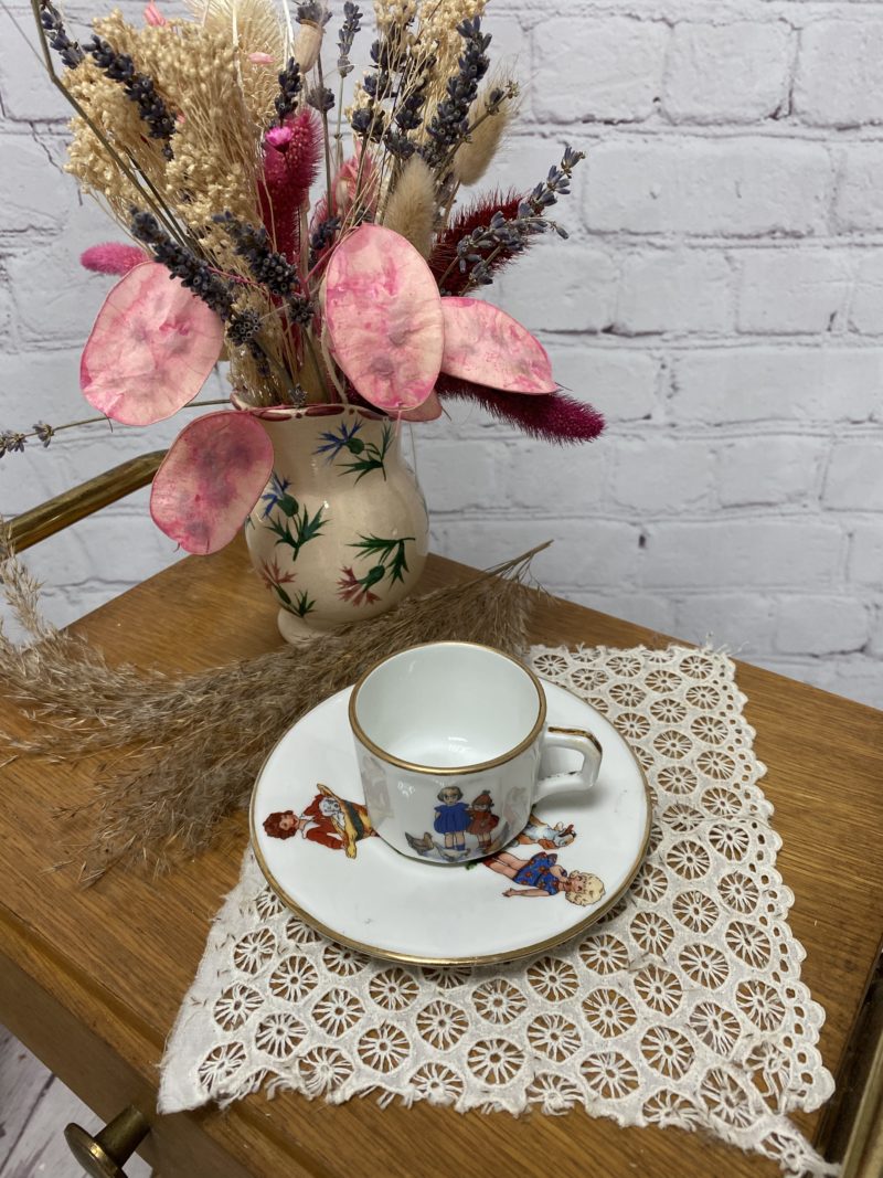 Petite tasse à café soucoupe porcelaine vintage