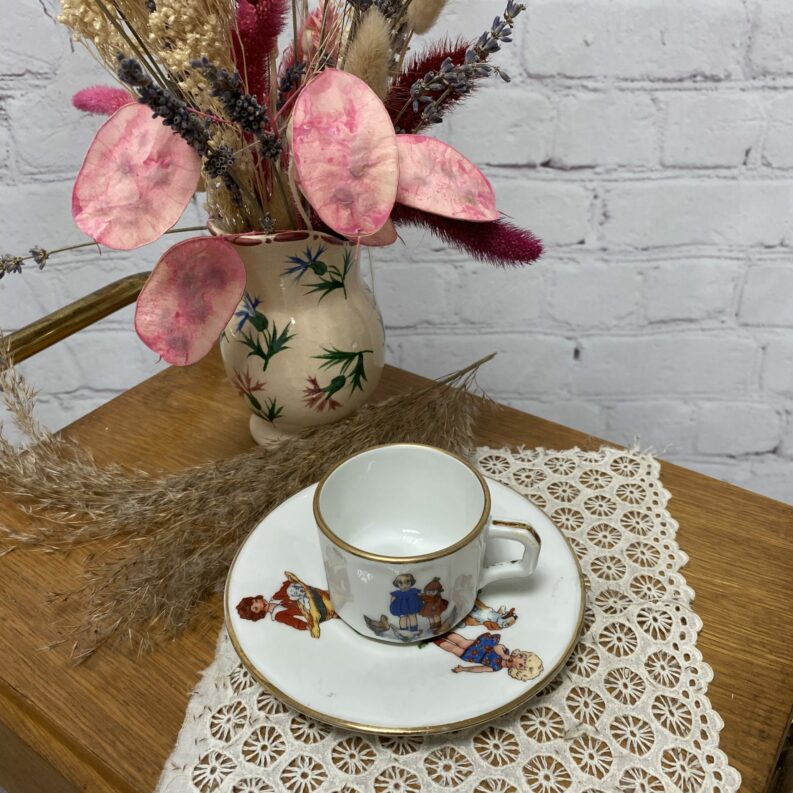 Petite tasse à café soucoupe porcelaine vintage