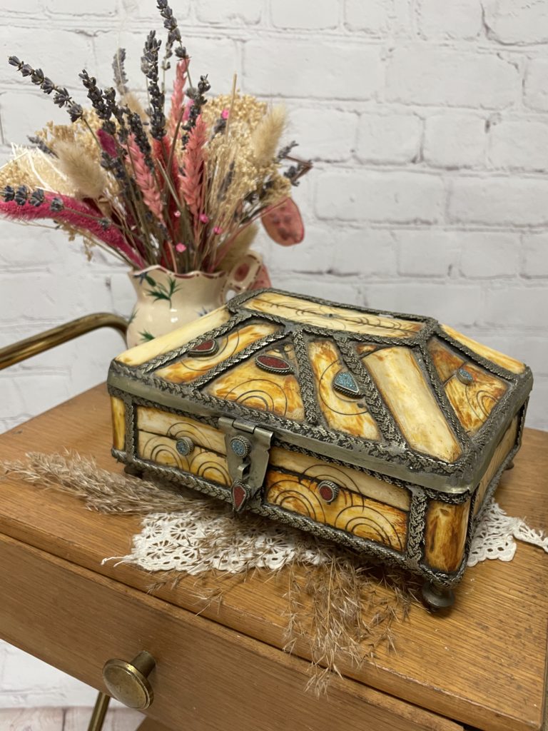 Boîte à Bijoux Vintage En Bois Avec Décors Dorés (lune Et Soleil) - Occasion Bon état