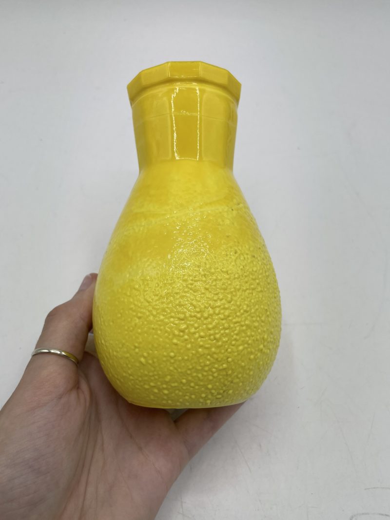 Petite carafe ou pichet Orangina jaune vintage – Image 3