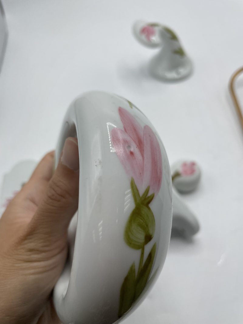 Ensemble pour salle de bain porte savon porte serviette patères porcelaine Limoges poterie du Marais – Image 2