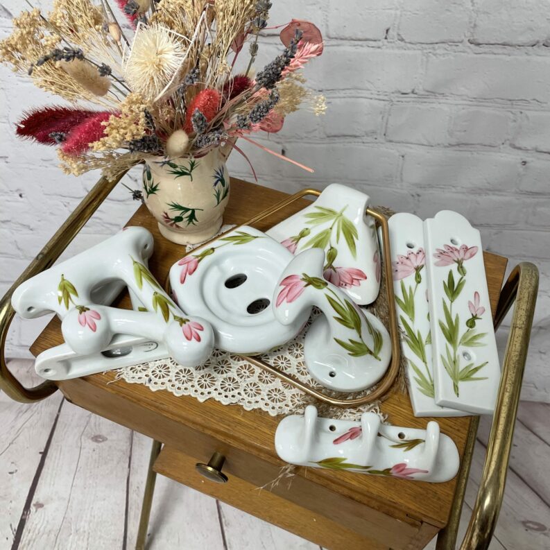 ensemble salle de bain porcelaine Limoges poterie du Marais