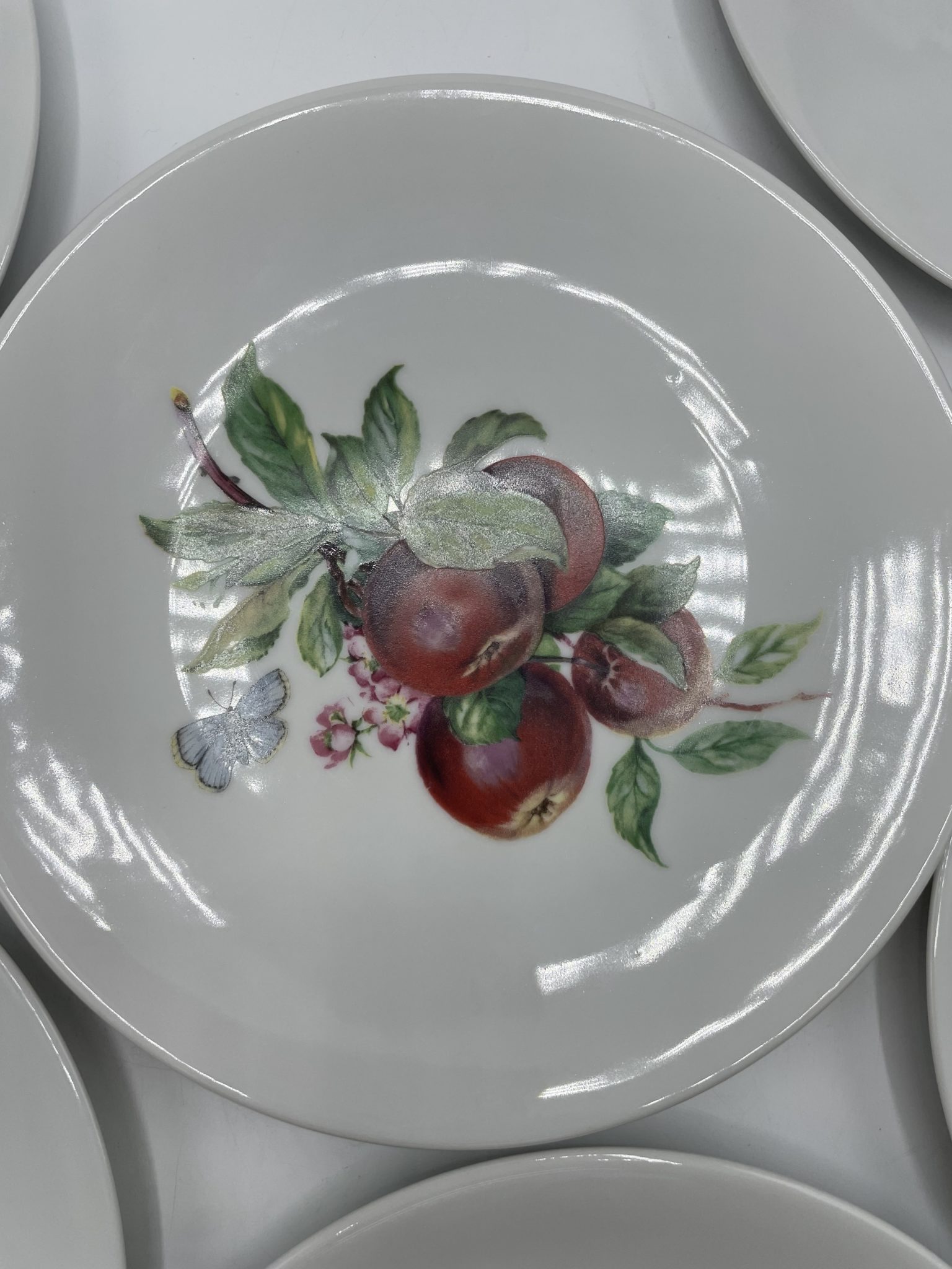 Lot De 2 Assiettes En Plastique Vintage, Motif Fruits Et Papillon