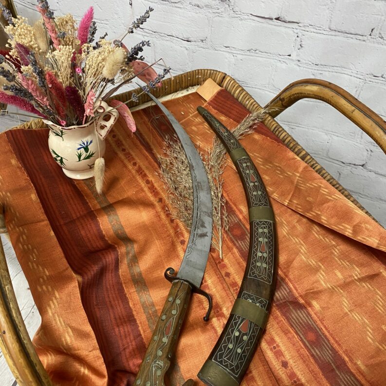 Epée lame courbe Afrique du Nord