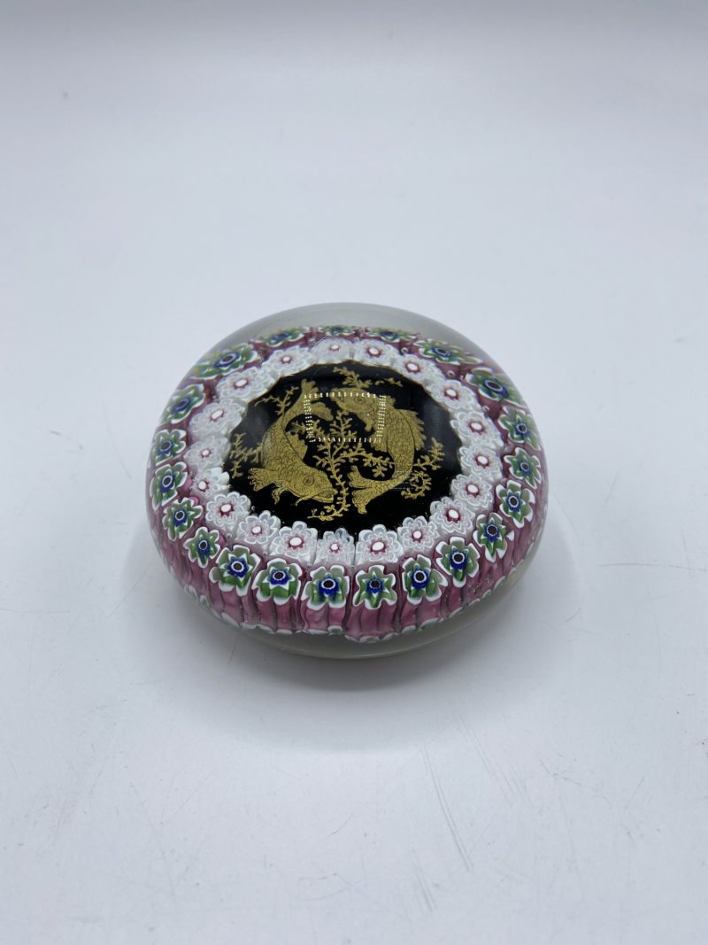 Presse papier sulfure vintage en verre carpes koi – Image 2