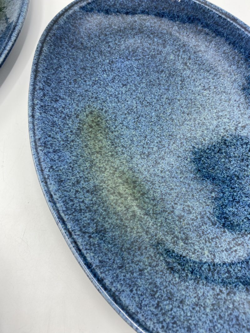 Trio plats et égouttoir en poterie terre cuite vernissée bleu – Image 5