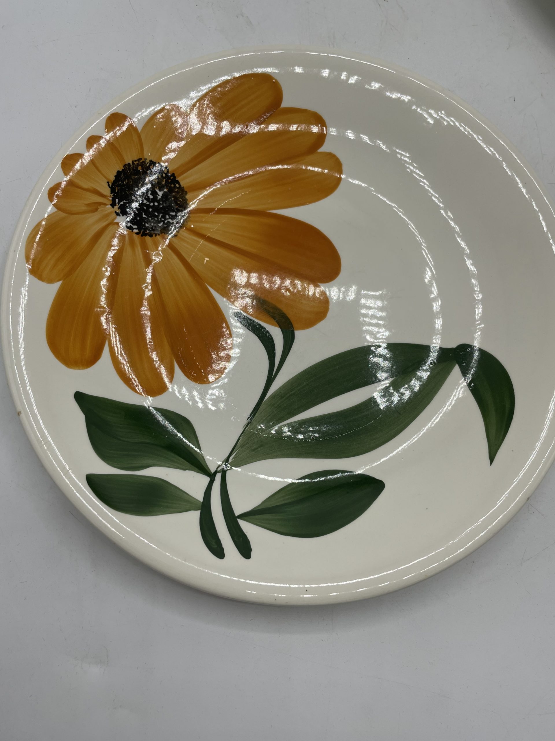 Duo assiettes vintage Gien décor fleur orange – Image 6