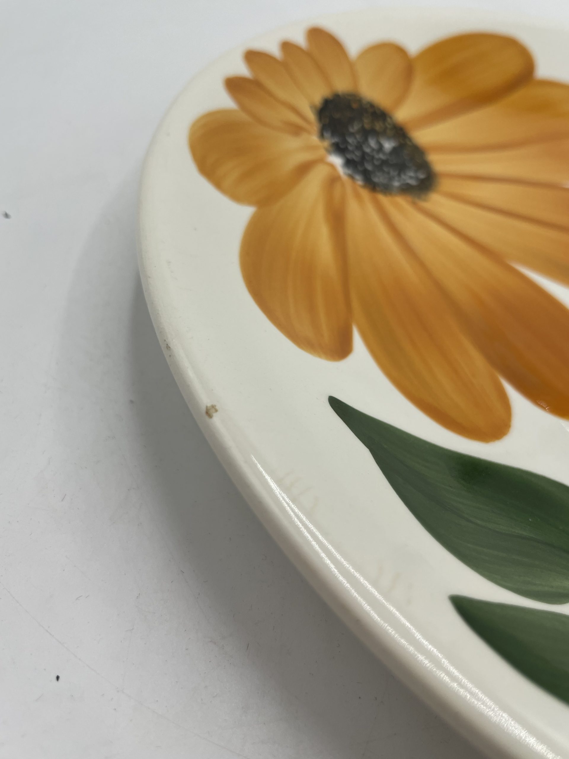 Duo assiettes vintage Gien décor fleur orange – Image 7