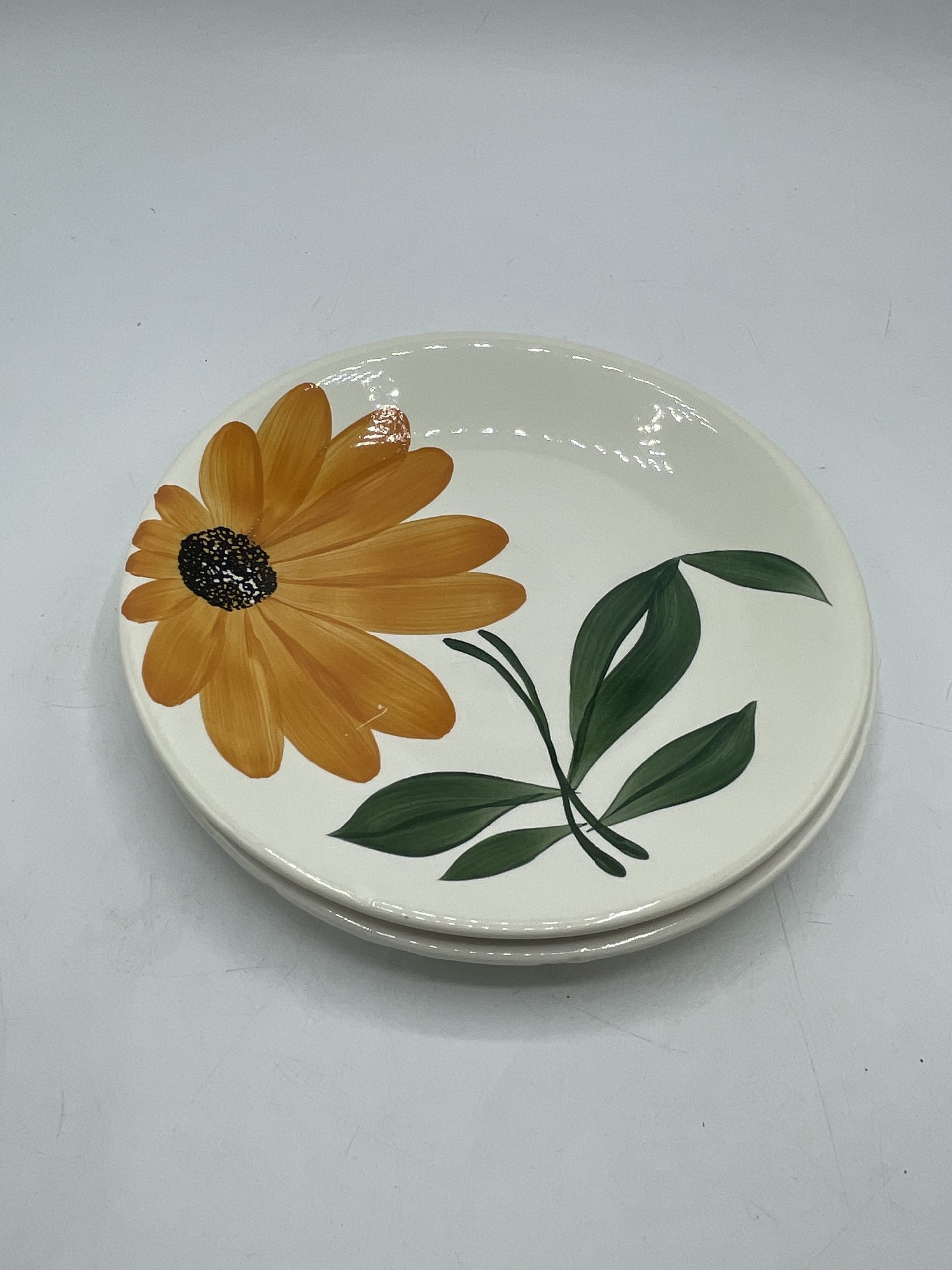 Duo assiettes vintage Gien décor fleur orange – Image 3