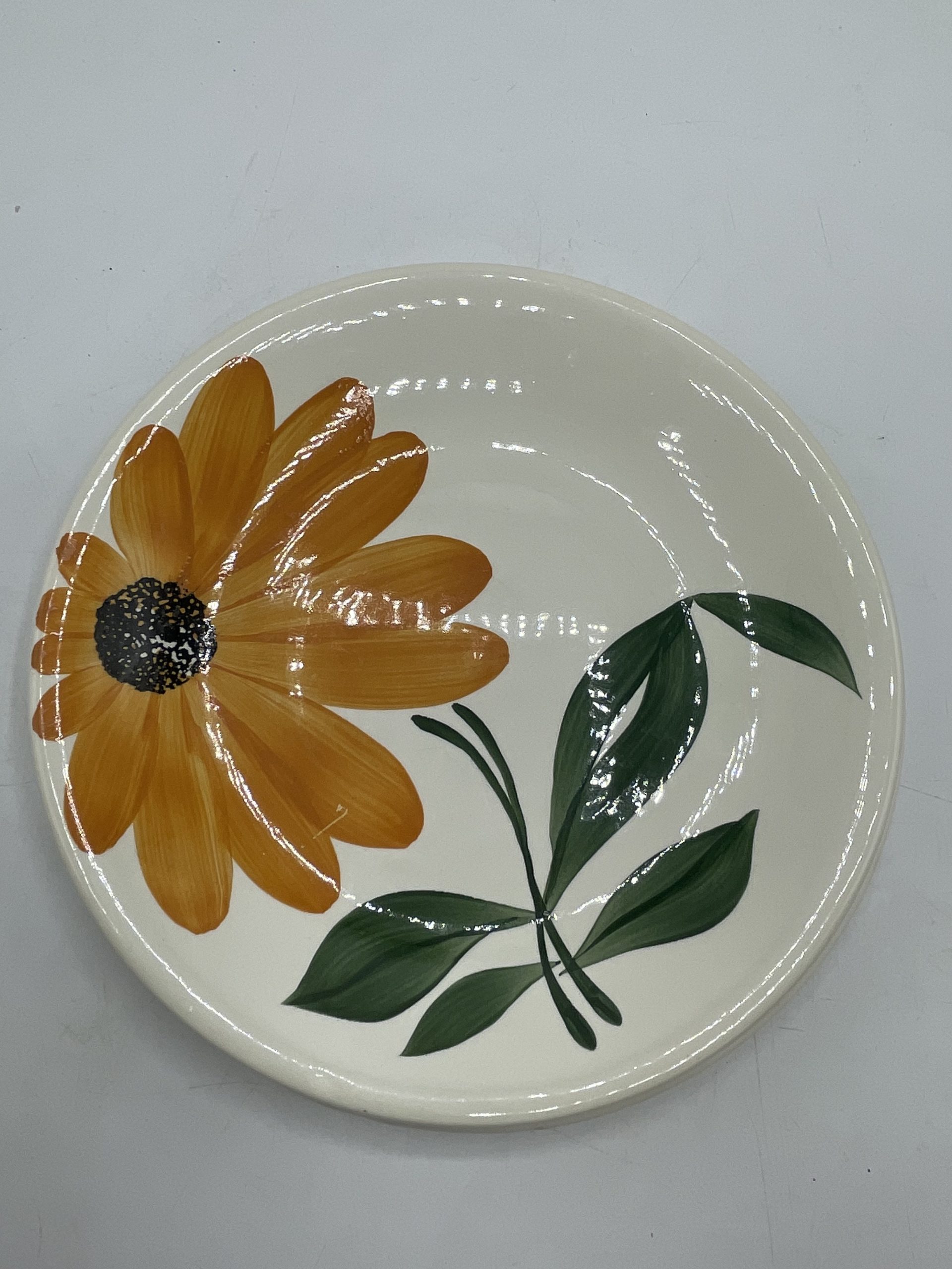 Duo assiettes vintage Gien décor fleur orange – Image 4