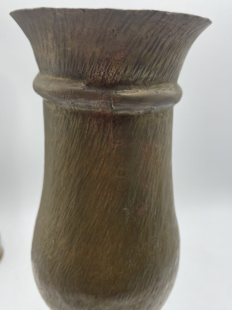 Duo sculptures douilles d'obus en laiton – Image 8