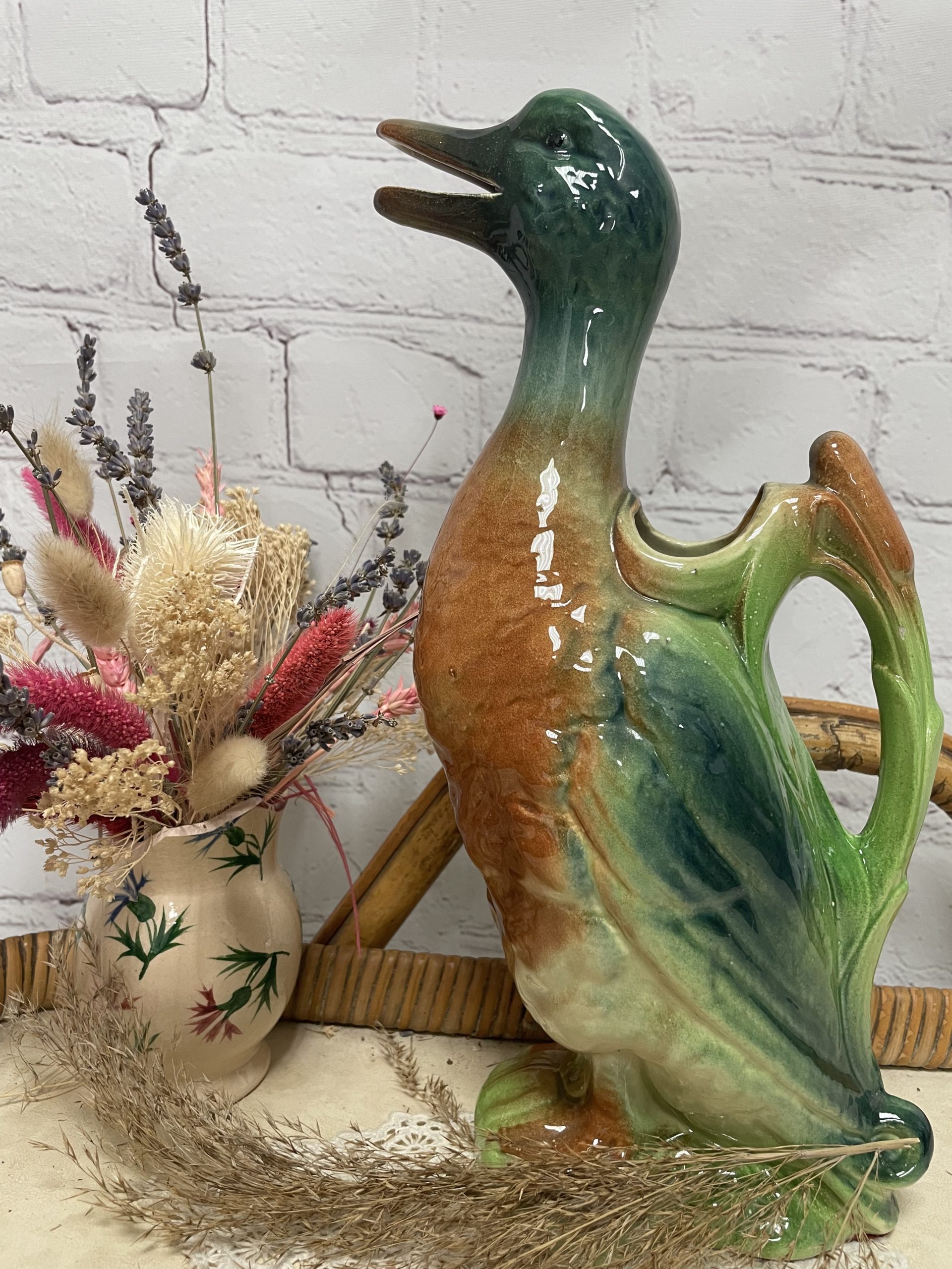 Cruche-pichet-barbotine-canard-colbert-vintage-colore