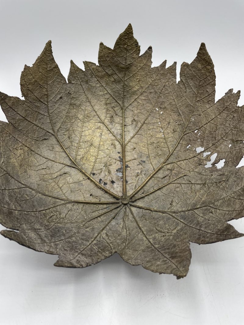 Duo grandes coupes de fruits en laiton doré feuilles d'automne – Image 3