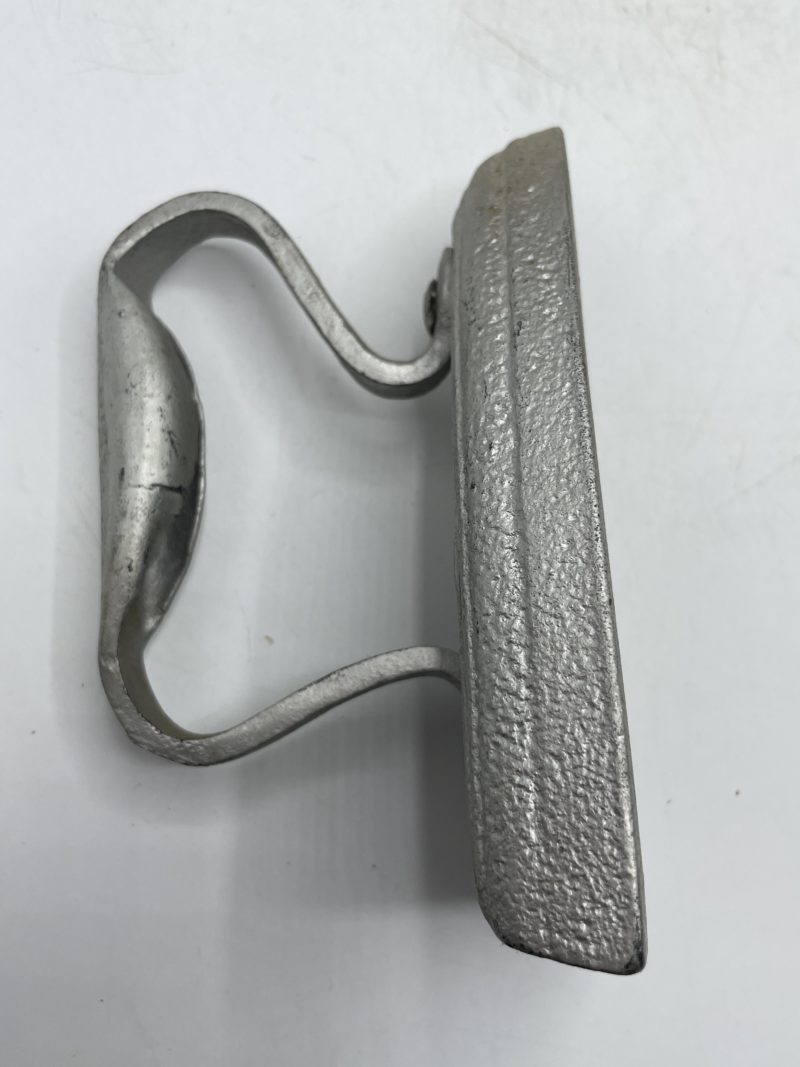 Duo fers repasser en fonte anciens moustiers et argent – Image 12