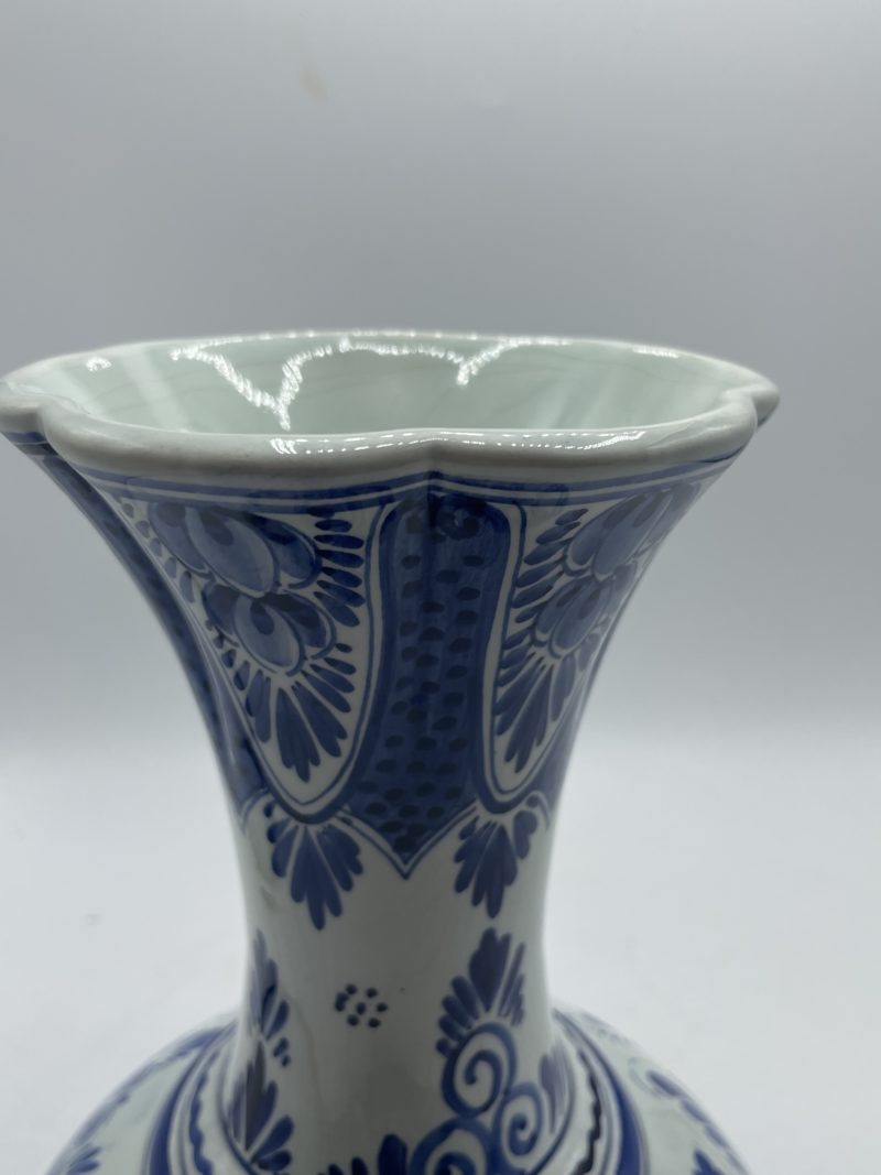 Grand vase tulipe céramique Delft – Image 11