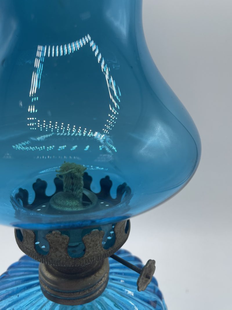 Grande lampe à huile verre bleu – Image 6