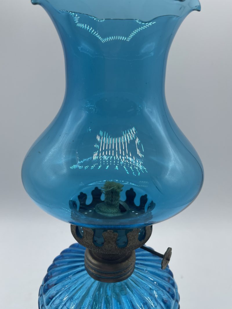 Grande lampe à huile verre bleu – Image 5