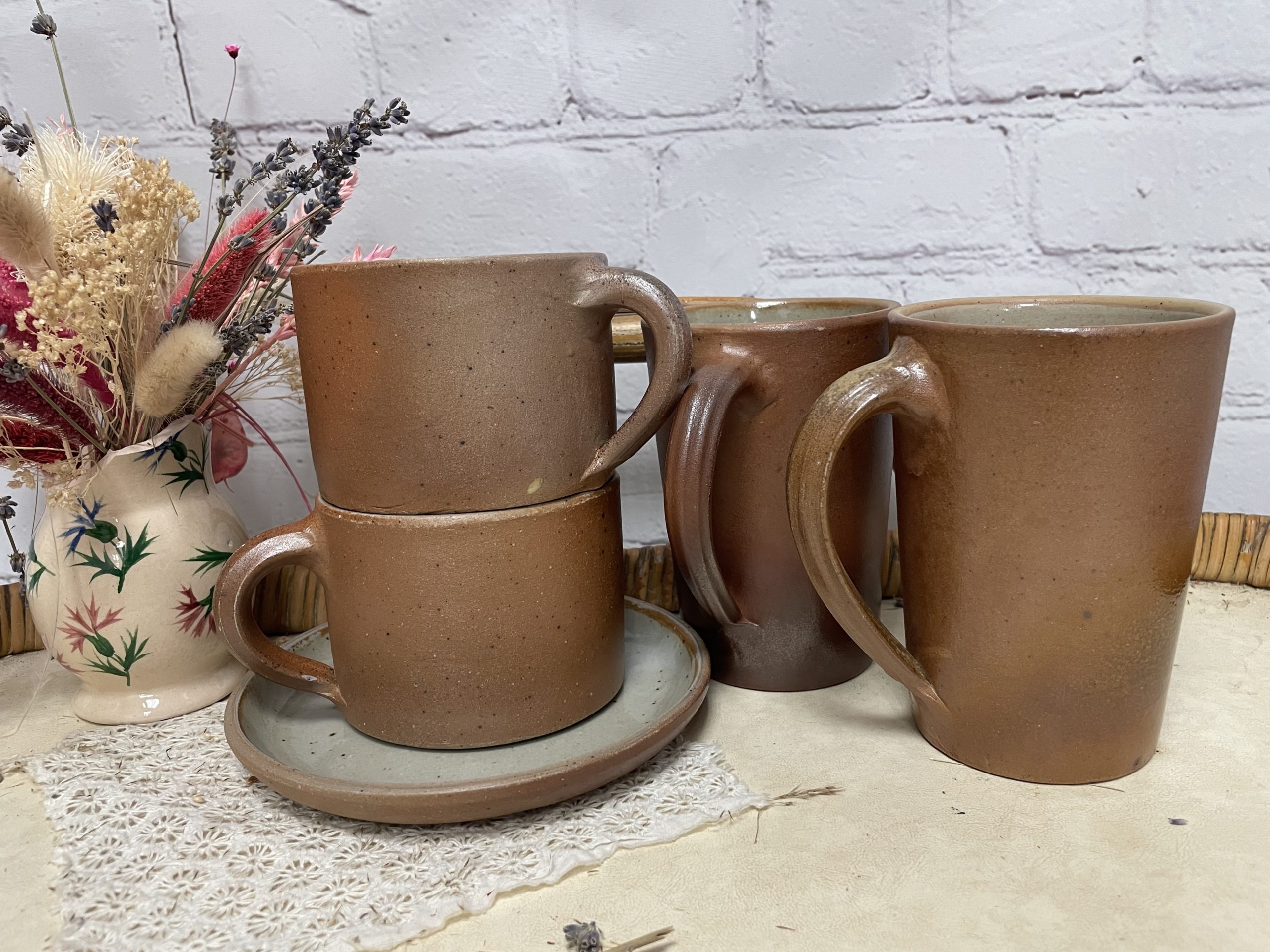 Lot 2 mugs et 2 tasses et coupelle en grès vintage - Ressourcerie Histoires  Sans Fin