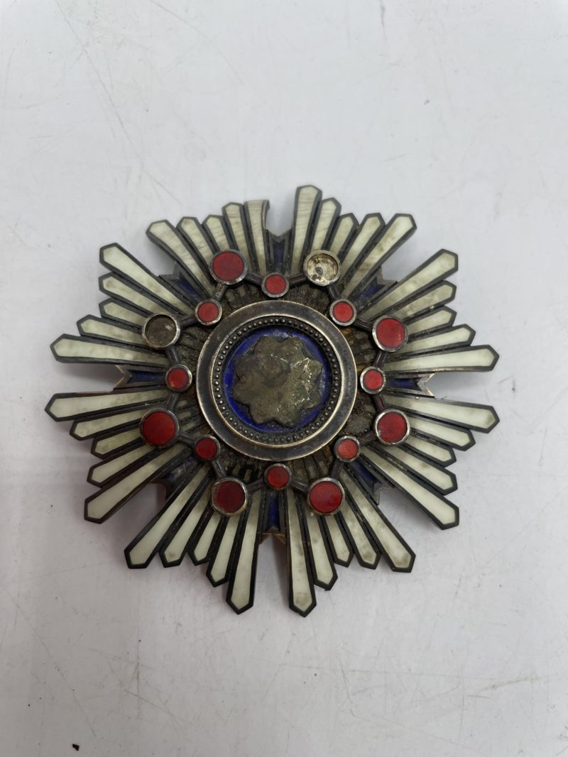 Médaille honorifique de l'Ordre du Trésor Sacré – Image 2