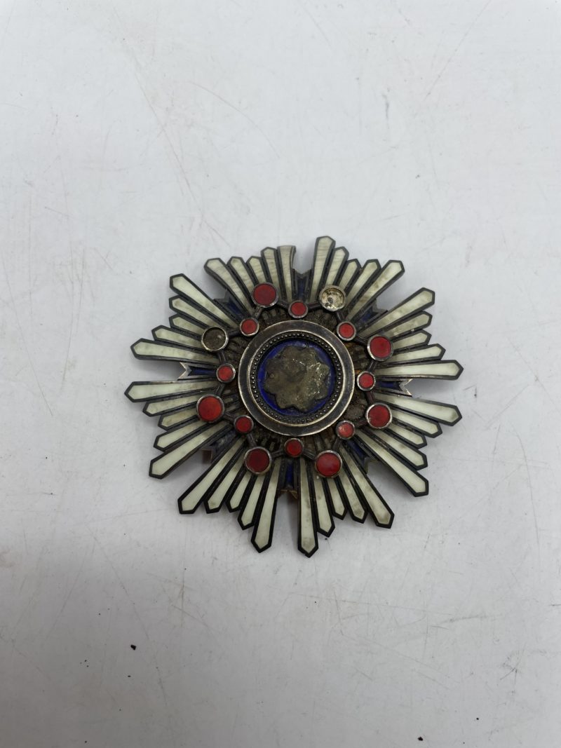 Médaille honorifique de l'Ordre du Trésor Sacré – Image 4