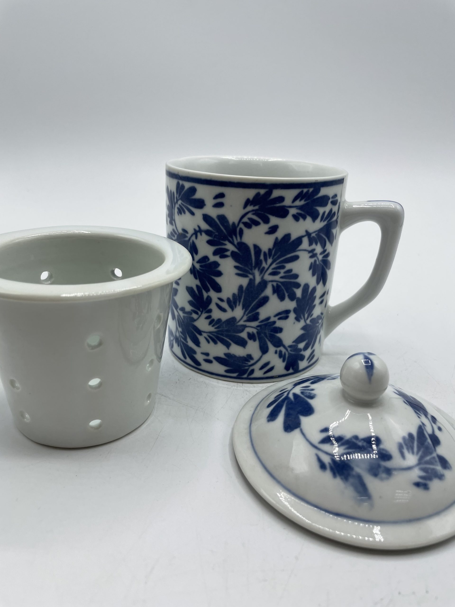 Mug à thé en porcelaine de Chine avec couvercle et infuseur 320 ml