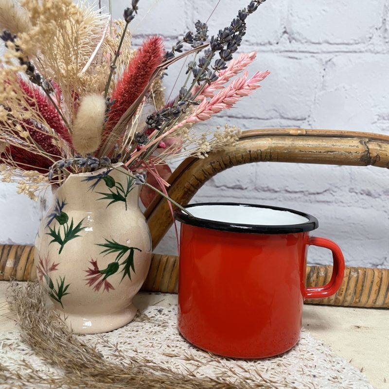 Mug-metal-emaille-rouge-vintage