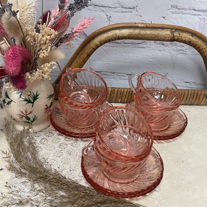 Service-a-cafe-vintage-rosaline-arcoroc-france-verres-rose