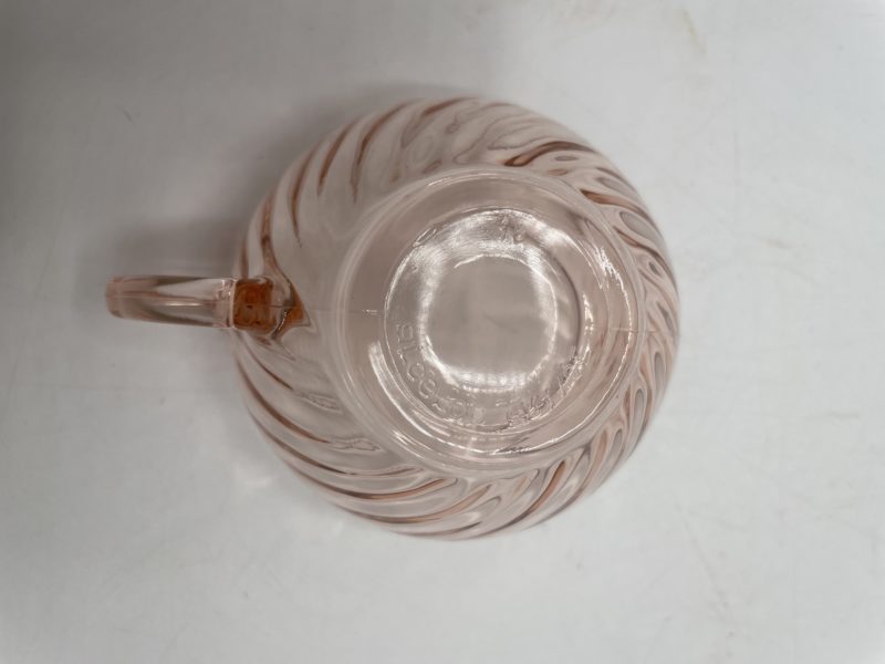 Service à café tasses et soucoupes vintage Rosaline Arcoroc verre rose – Image 8