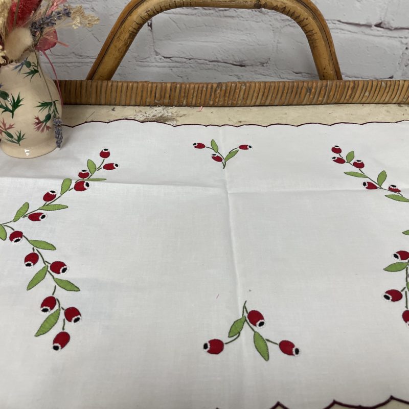 Set de table broderie fleurs rouge vintage (10)