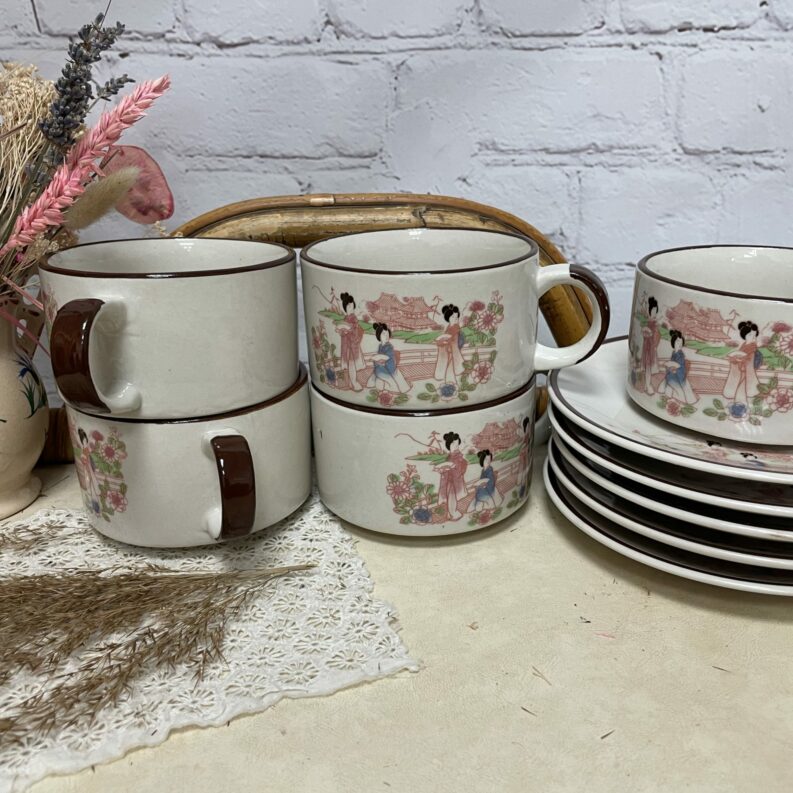 Tasses et soucoupe gres corée femmes kimonos (8)