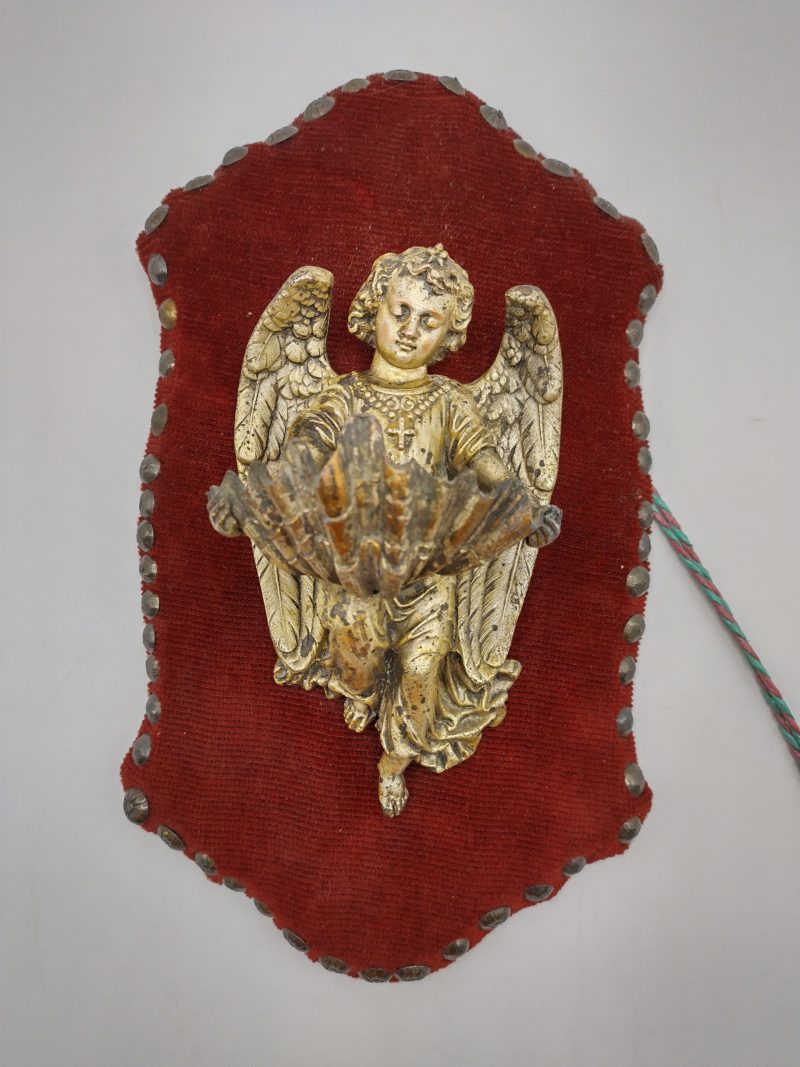 Bénitier ange mural en bronze – Image 4