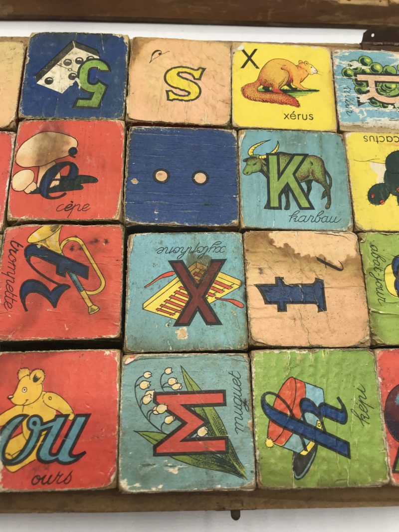 Boite vintage en bois de cubes alphabet – Image 3