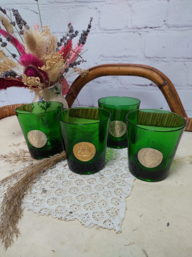 lot verres vintage vert italie piece frappée (1)