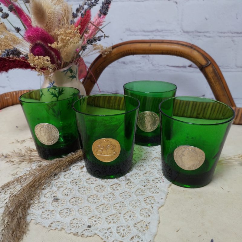 lot verres vintage vert italie piece frappée (1)