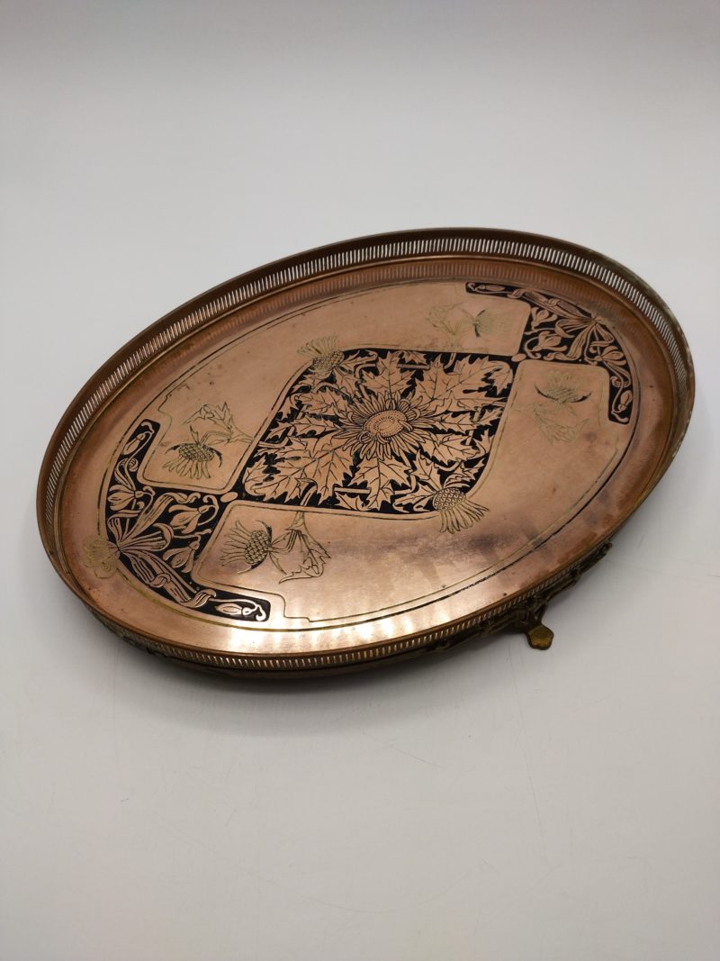 Plateau ovale vintage en cuivre gravé – Image 2
