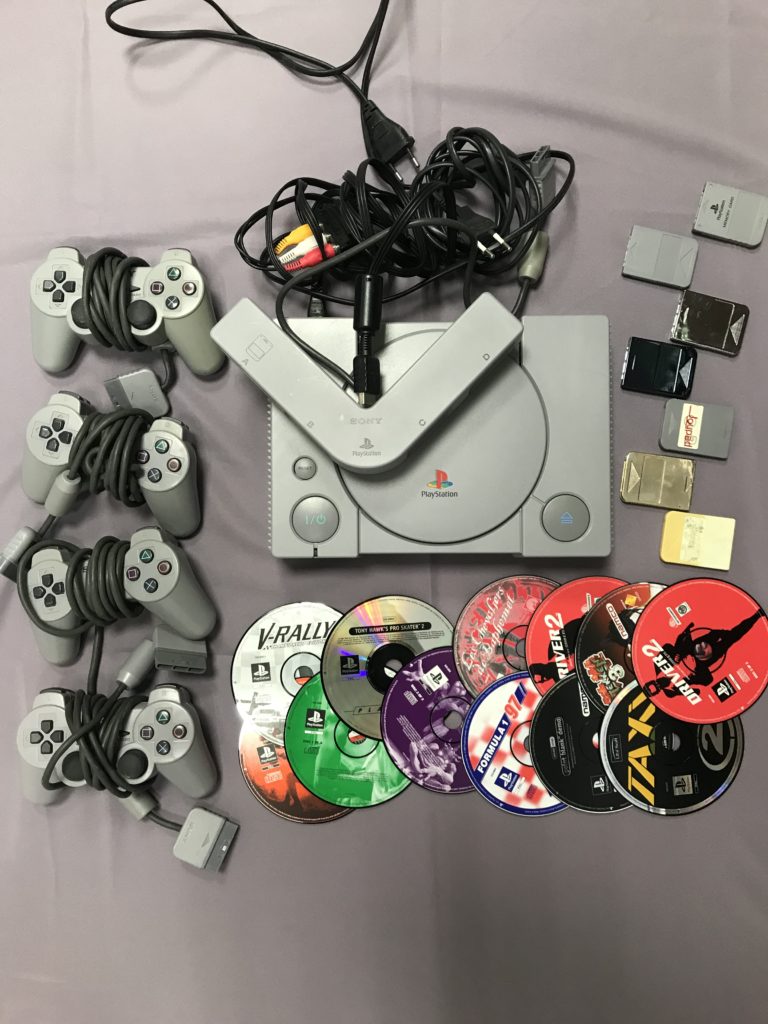 Pack PlayStation 1 Complète – Console Grise + Meuble + Jeux (PAL) – Occasion